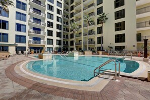 Pool - Beautiful corner condo with Gulf & bay views, balcony, pool & hot tub (Panama City Beach)