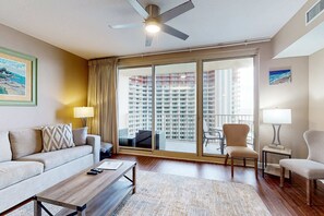 TV, offices - Lovely condo on Gulf with beach, pools, hot tub, & balcony (Panama City Beach)