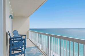Property grounds - Gulf-front getaway with pools, beach access, new floors & appliances (Panama City Beach)