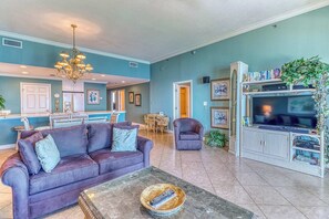 TV, fireplace, DVD player, offices - Waterfront condo with pool, hot tub, private balcony and oceanfront views (Panama City Beach)