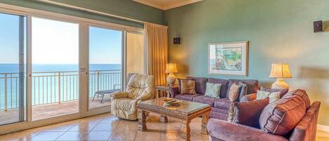 TV, caminetto, lettore DVD, studio