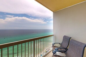 Property grounds - Beachfront, seafoam sanctuary with furnished balcony, pools, & gym (Panama City Beach)