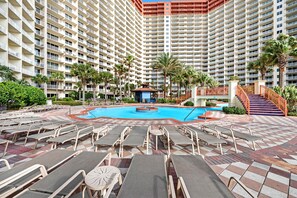 Pool - Ocean-view studio with well-equipped kitchen, Washer/Dryer, pool, hot tub, & gym (Panama City Beach)