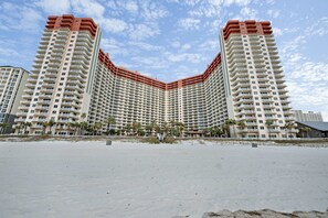 Exterior - Ocean-view studio with well-equipped kitchen, Washer/Dryer, pool, hot tub, & gym (Panama City Beach)