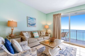 TV, DVD player, offices - Dazzling ocean-view condo with pool, gym, W/D & AC - central location (Panama City Beach)
