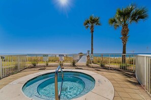 Pool - Gorgeous Oceanfront condo with washer/dryer, Gulf-front balcony & pool/hot tub (Perdido Key)