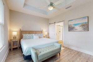 3 bedrooms, iron/ironing board, WiFi, bed sheets - Spacious private home with private yard, close to beaches (Perdido Key)