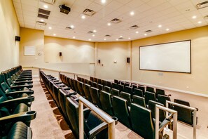 Meeting facility - Beachfront getaway with Gulf view, pool, hot tub, central AC & washer/dryer (Panama City Beach)