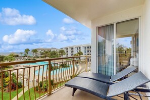 Property grounds - Lovely condo with pool, hot tub, modern furnishings, pickleball - near beach (Seacrest)