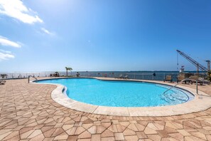 Pool - Cozy waterfront condo with pool, fitness area, balcony, & washer&dryer (Perdido Key)