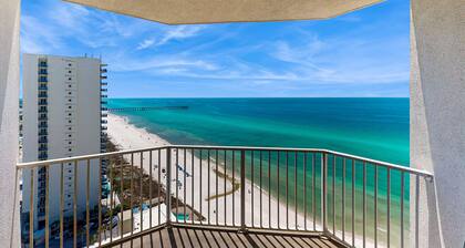 High-rise condo at beachfront resort w/ pools, hot tubs & arcade