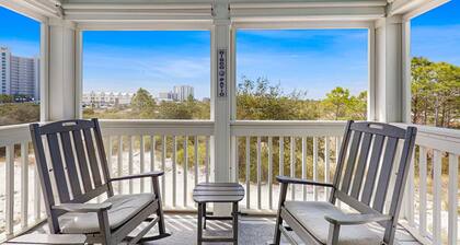 Gorgeous townhouse, plenty of space, lots of games, shared pool, close to beach