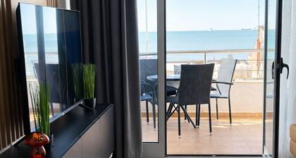 Black Pearl Apartment by Tok