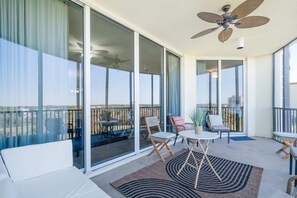 Property grounds - Golf getaway near the beach with shared pool, balcony, & WiFi - gorgeous view (Perdido Key)