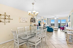Dining - Updated, bright condo steps to the Gulf with outdoor pool & tennis (Fort Walton Beach)