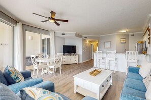 TV, DVD player, stereo, offices - Attractive home with spacious balcony, pool view & pickleball - near beach (Santa Rosa Beach)