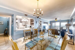 Interior - 2nd-floor, Gulf-front condo with views - close to entertainment (Fort Walton Beach)