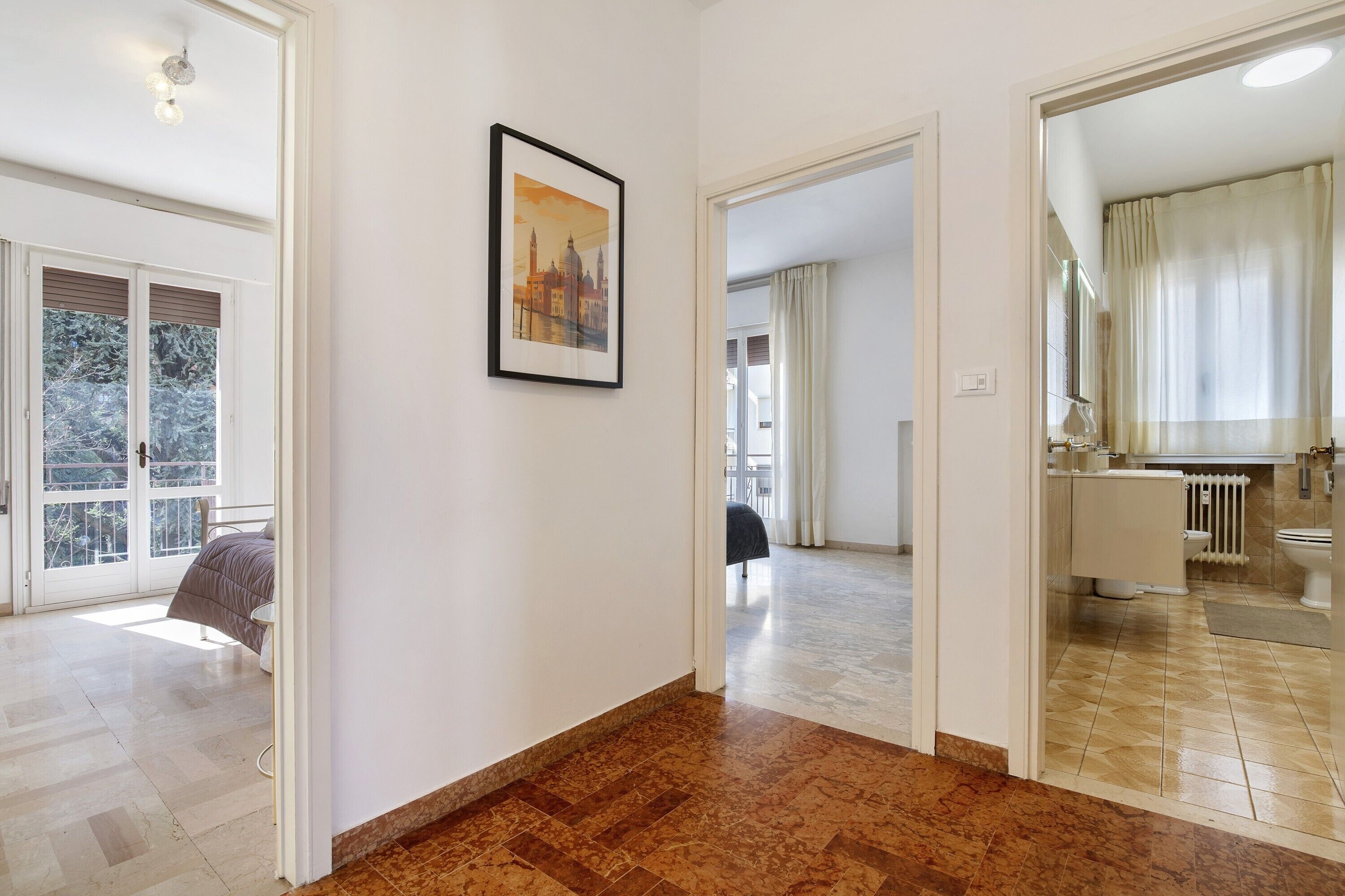 3 chambres, fer et planche à repasser, Wi-Fi, draps fournis