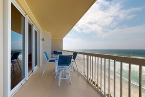 Outdoor dining - Sunny, eighth-floor, beachfront condo with pools, hot tub, & fitness room (Panama City Beach)