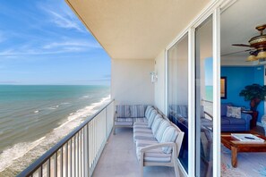 Property grounds - 25th-floor ocean-view condo with pool, hot tub & fast WiFi (Panama City Beach)