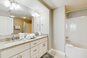 Shower, towels - Water-view beachfront condo with pool - steps to the beach (Panama City Beach)
