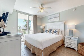 2 bedrooms, iron/ironing board, WiFi, bed sheets - Stunning, Spacious Condo At Waterscape Steps To Beach Lazy River (Fort Walton Beach)