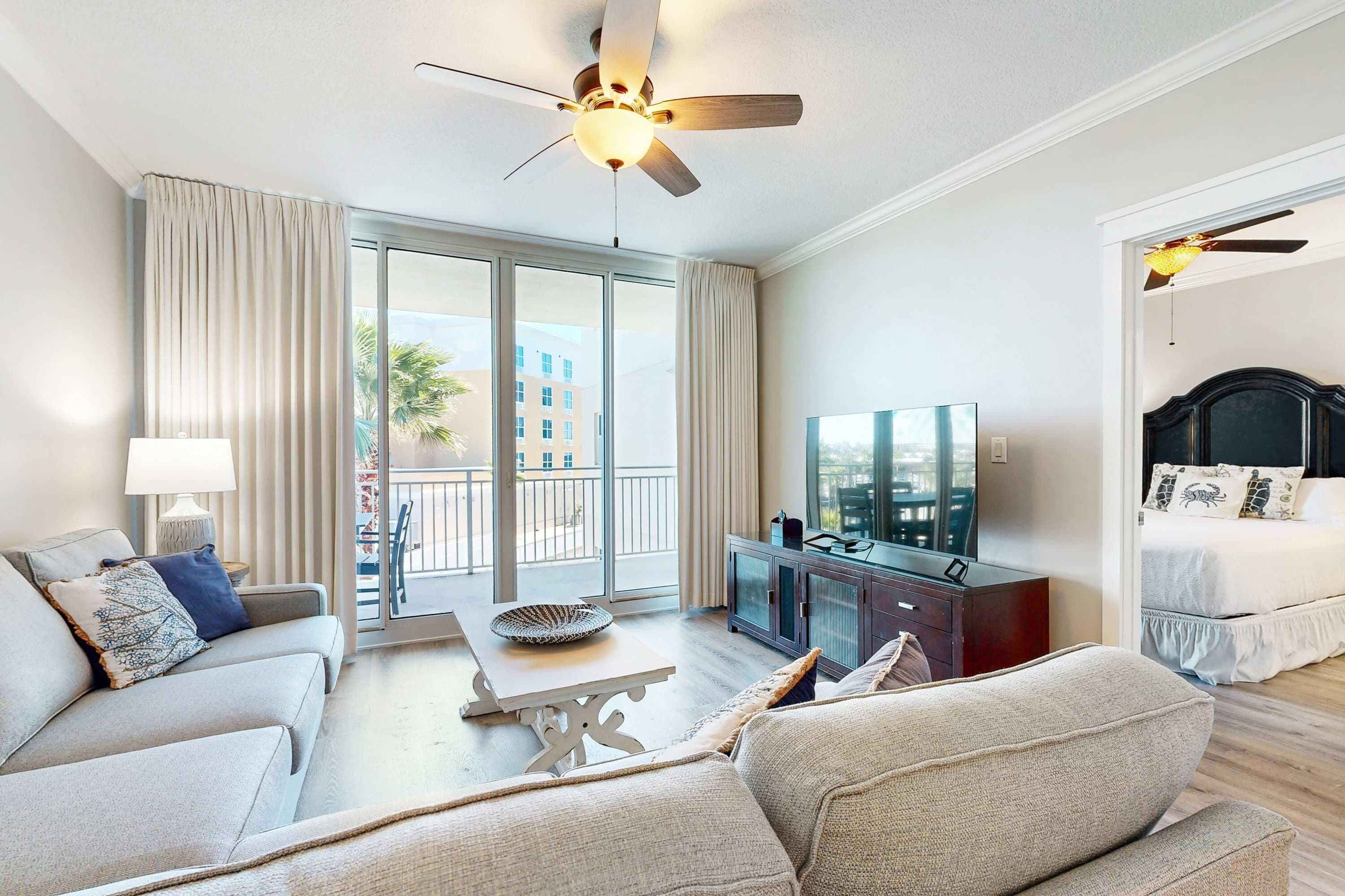 Televisie, een dvd-speler en een kantoor