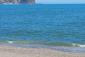 Imagen sin descripción, 2 de 23, botón