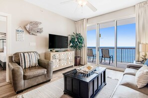 TV, DVD player, offices - Inviting ninth-floor condo with upscale décor, Gulf-front views & pools (Panama City Beach)