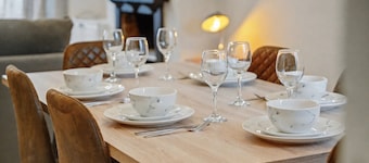 Spacious and Modern 2-Bedroom House with Garden - Free Parking