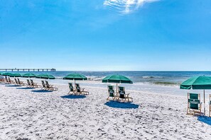 On the beach - Warm, Welcoming Condo At Waterscape w/Children's Playground & Two Hot Tubs (Fort Walton Beach)