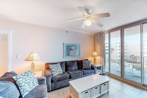TV, DVD player, offices - 4th Floor Gulf-Front Condo On Okaloosa Island Waterfall, Lazy River (Fort Walton Beach)
