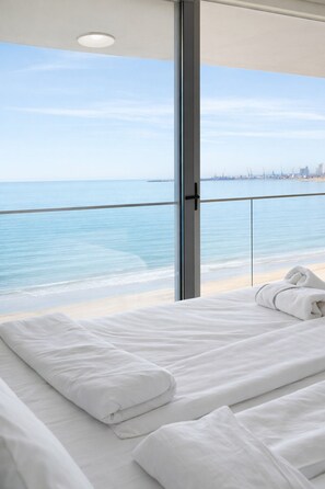 2 bedrooms, iron/ironing board, WiFi, bed sheets - Sea view luxury duplex (Durrës)