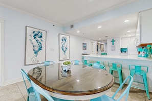 Dining - Bright, beachy condo At Waterscape w/children's playground, 2 hot tubs (Fort Walton Beach)