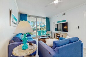 TV, DVD player, offices - Bright, beachy condo At Waterscape w/children's playground, 2 hot tubs (Fort Walton Beach)