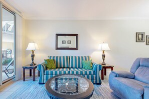 TV, DVD player, offices - Picturesque Condo At Waterscape Steps To Beach 490 Feet Of Private Beach (Fort Walton Beach)