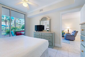 1 bedroom, iron/ironing board, WiFi, bed sheets - Picturesque Condo At Waterscape Steps To Beach 490 Feet Of Private Beach (Fort Walton Beach)