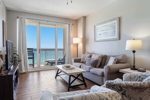 TV, DVD player, offices - Welcoming waterfront condo with a furnished balcony, pool & pool spa (Panama City Beach)