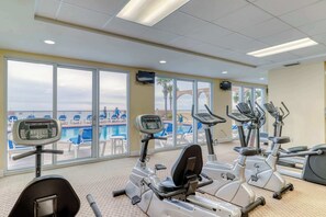 Fitness facility - Inviting 11th-floor, beachfront condo with pool, hot tub & beach access (Panama City Beach)