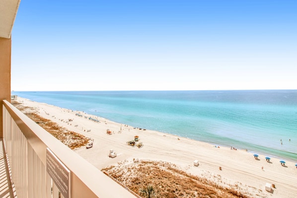 On the beach - Inviting 11th-floor, beachfront condo with pool, hot tub & beach access (Panama City Beach)