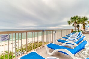Property grounds - Inviting 11th-floor, beachfront condo with pool, hot tub & beach access (Panama City Beach)