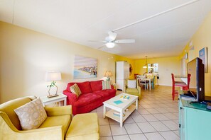 TV, DVD player, offices - Updated beachfront condo with beach setup, quick drive to entertainment (Fort Walton Beach)