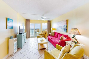 TV, DVD player, offices - Updated beachfront condo with beach setup, quick drive to entertainment (Fort Walton Beach)