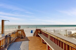 On the beach - Gulf-front escape with pool, balcony view, amazing beach access & tennis (Fort Walton Beach)