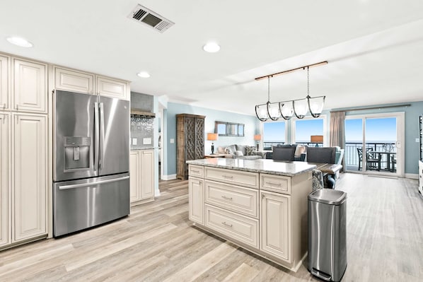 Interior - Oceanfront condo with pool, ocean view, washer&dryer, & high-speed WiFi (Fort Walton Beach)