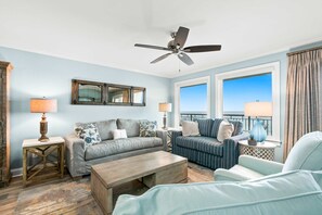 TV, offices - Oceanfront condo with pool, ocean view, washer&dryer, & high-speed WiFi (Fort Walton Beach)