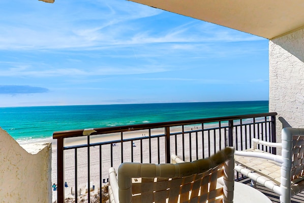 Property grounds - Platinum penthouse with balcony views, pool, tennis court & beach access (Fort Walton Beach)