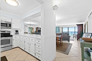 Interior - Large, updated condo - quick walk to beach & convenient to shopping (Miramar Beach)
