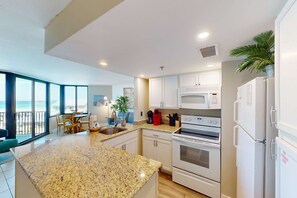 Fridge, microwave, oven, stovetop - Beachfront Condo, gorgeous views, shared pool and beach access (Panama City Beach)