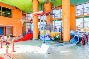 Children’s area - Colorful, beachfront condo with Gulf view, pool, hot tub, and lazy river (Panama City Beach)